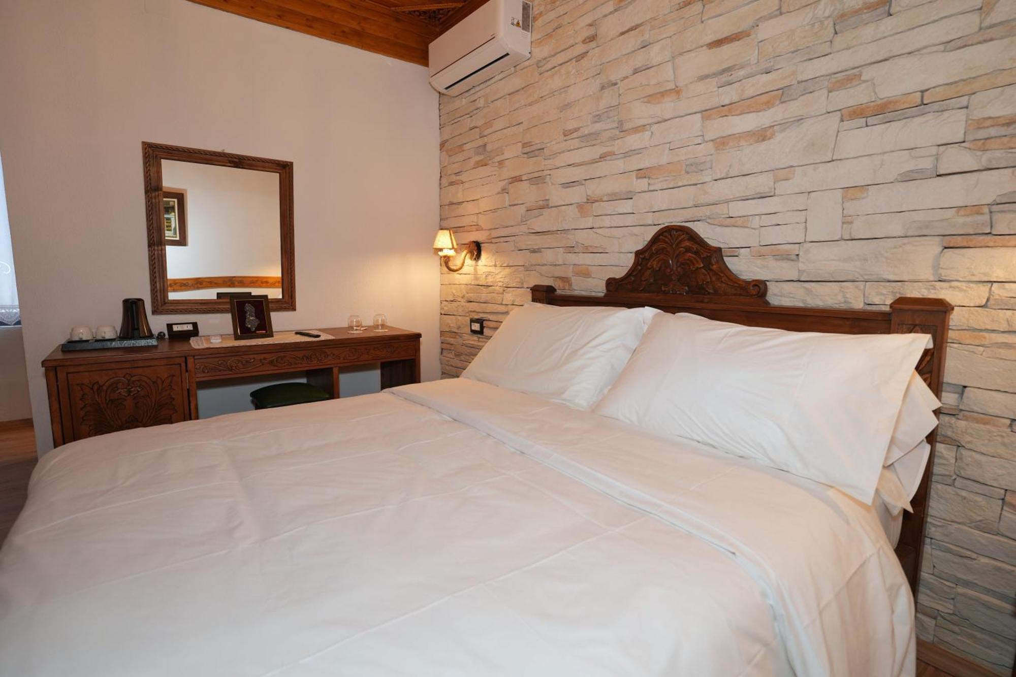 City Street Hotel Gjirokastër Zimmer foto