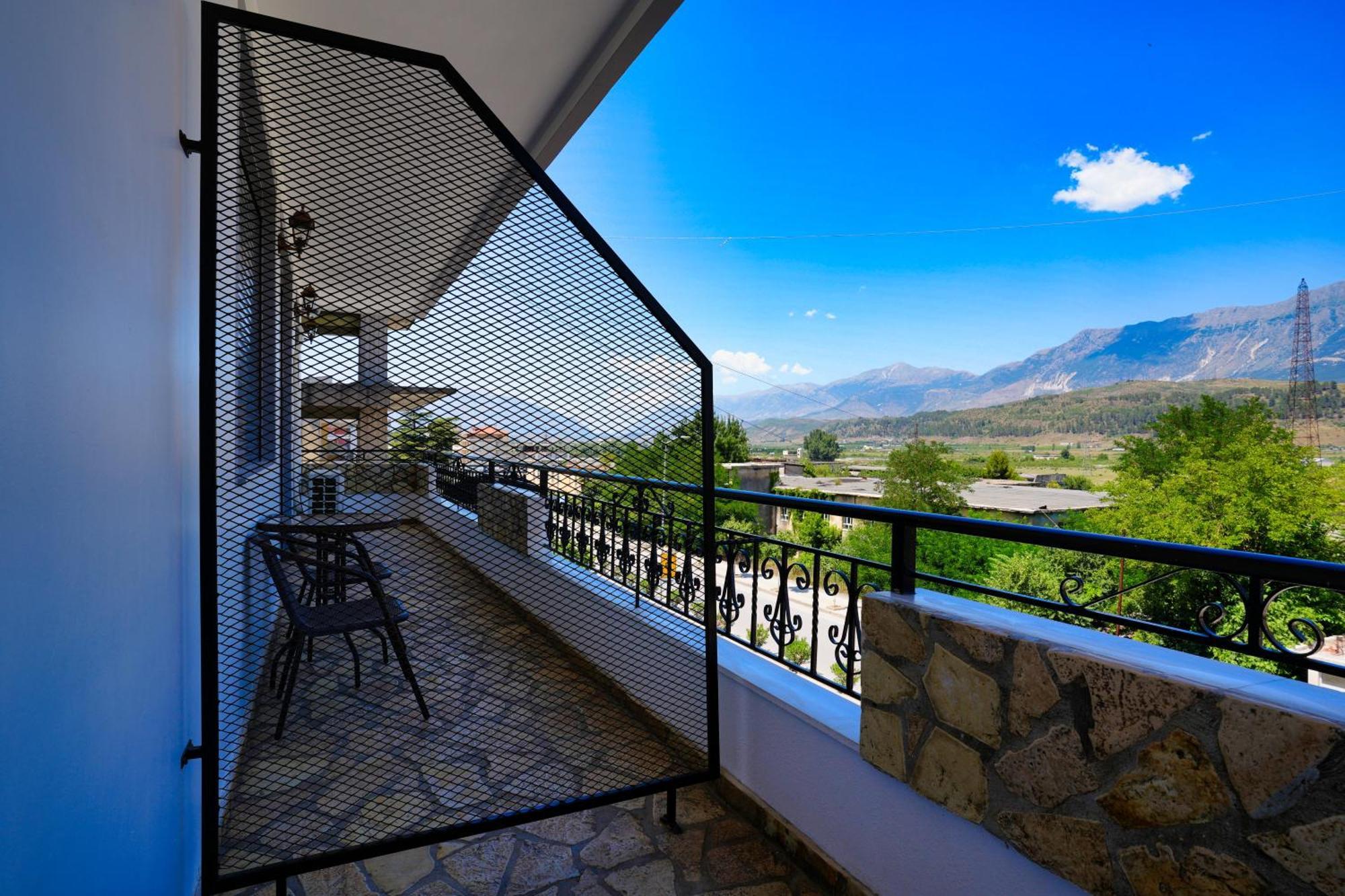 City Street Hotel Gjirokastër Zimmer foto