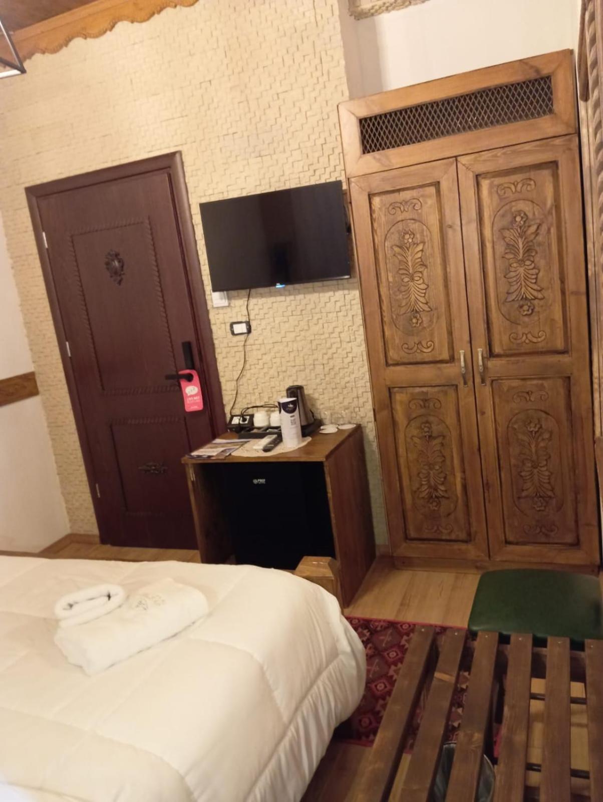 City Street Hotel Gjirokastër Zimmer foto